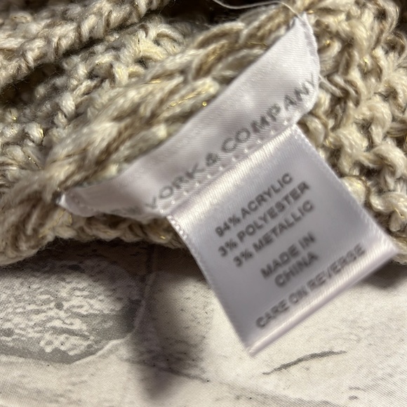 Winter furry pom pom knit hat gold white gray tie strings ladies beanie pretty - Picture 8 of 9